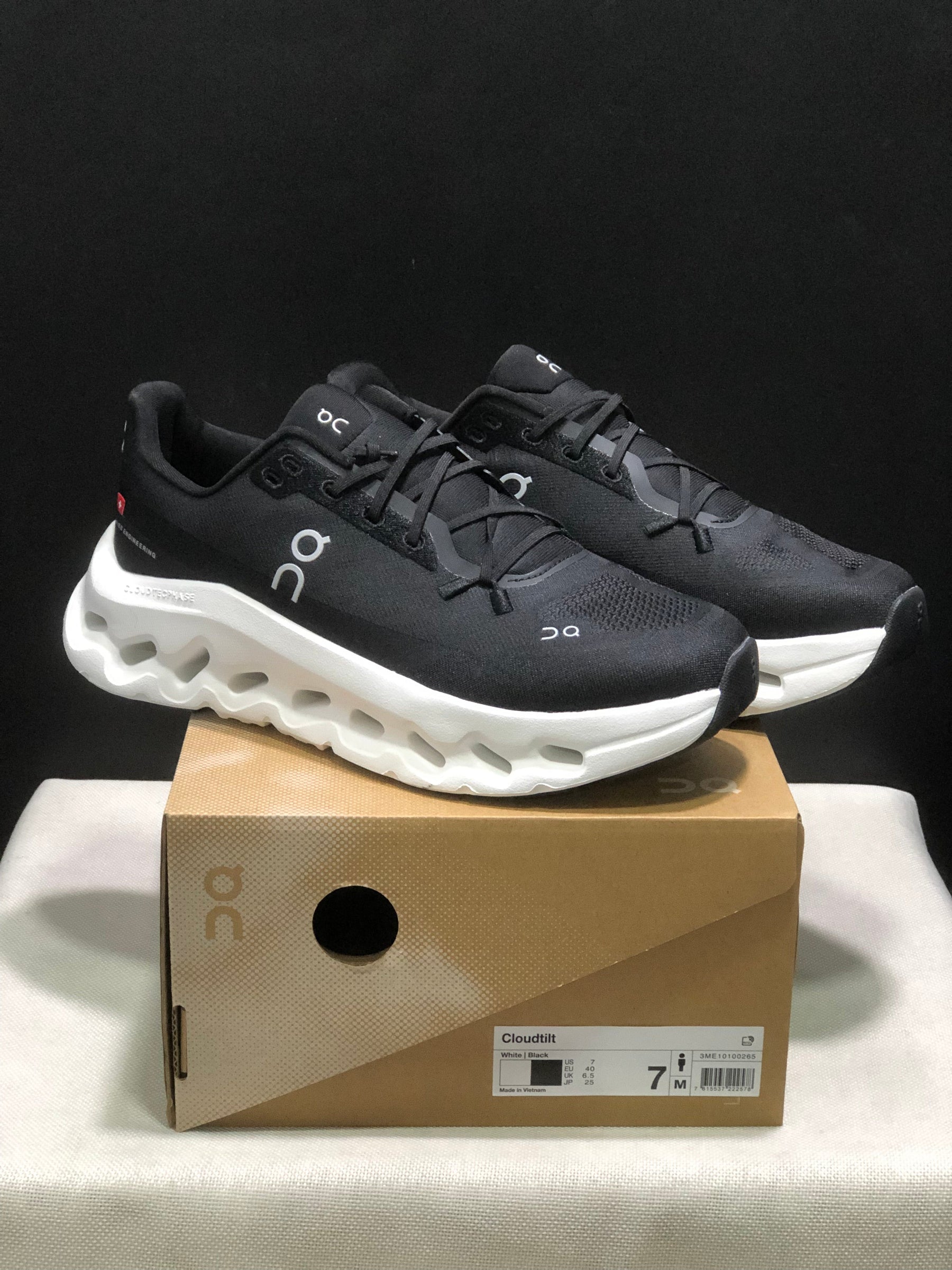 On Cloudtilt Black