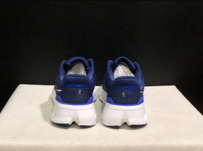 On Cloudrunner 2 “Azul Marinho”